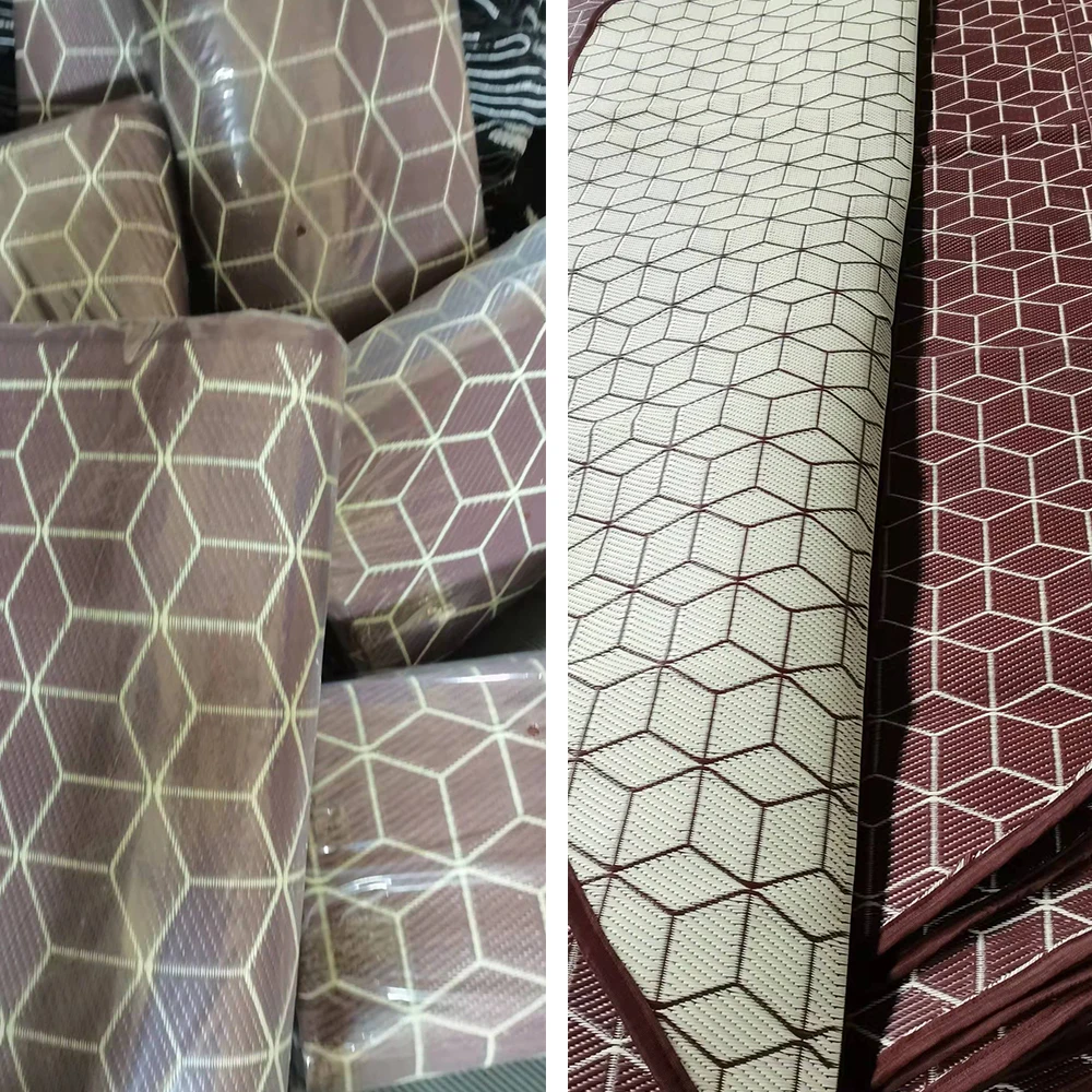 Emballé chaque tapis de demi-lune avec poly sac