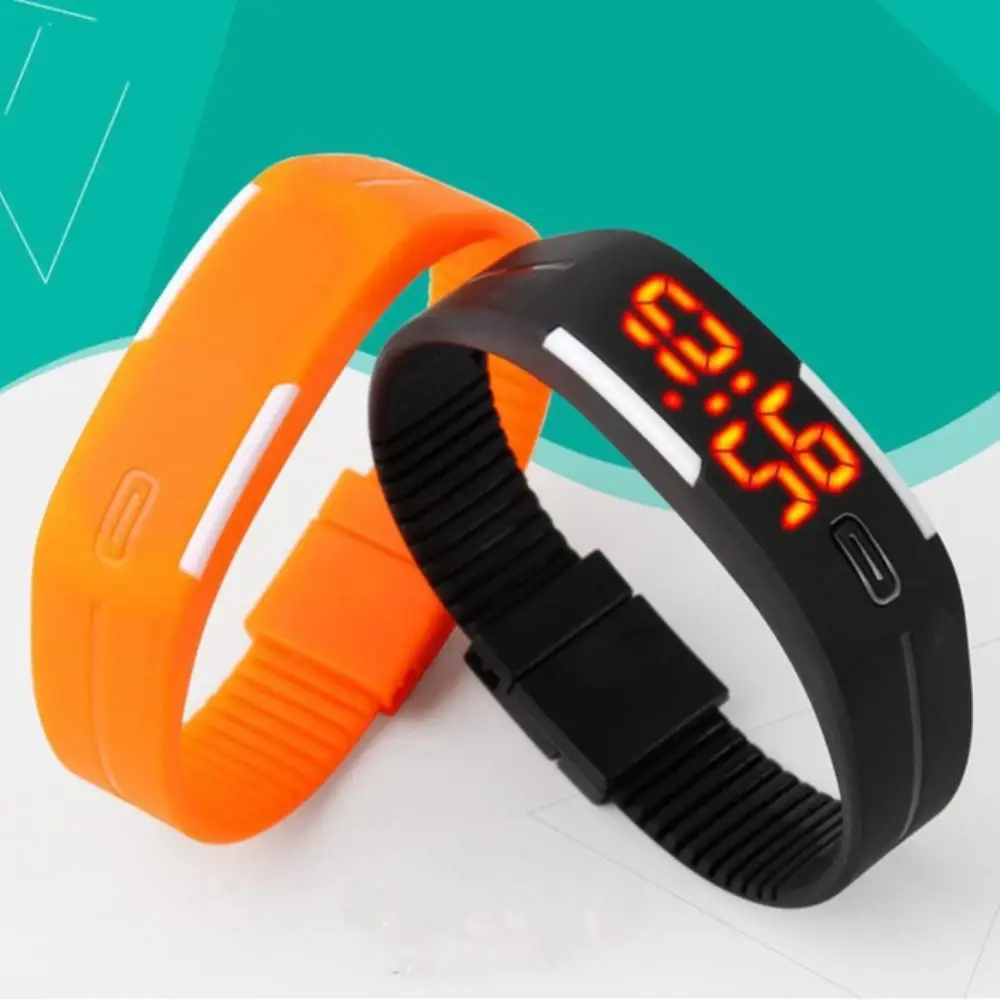 Tres Petite Montre Femme