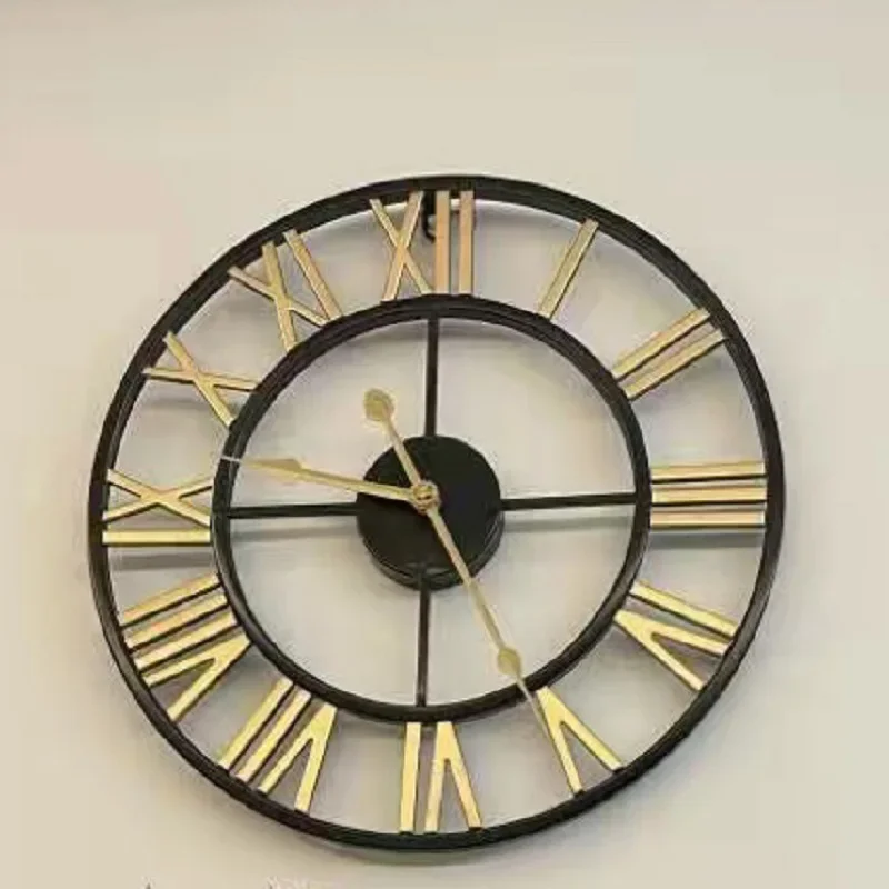 Horloge murale vintage en métal 8