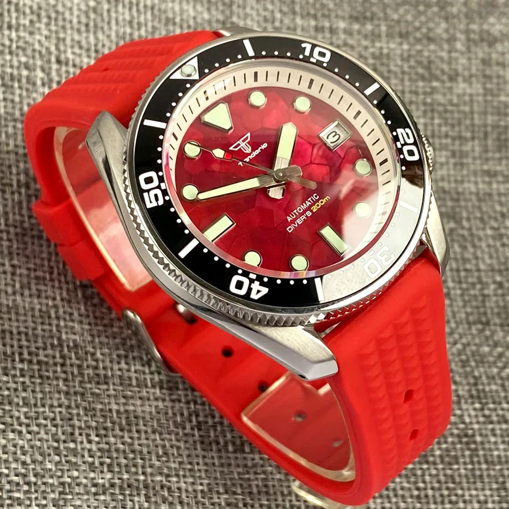 Montre Seiko Rouge